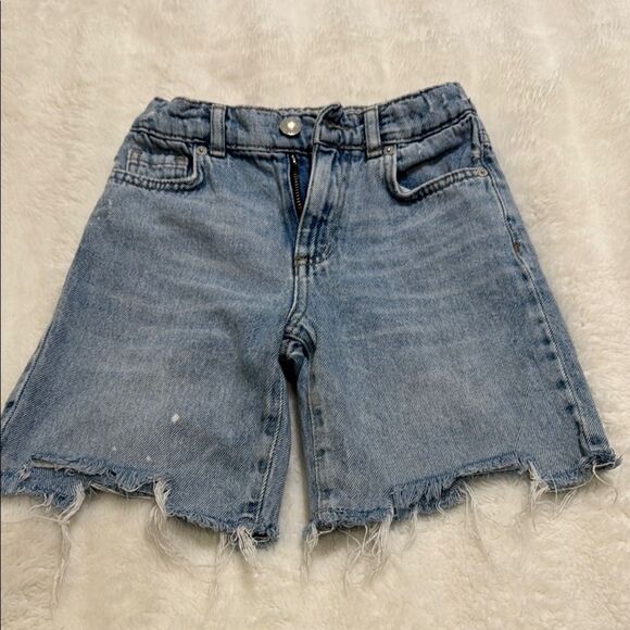 Zara Frayed Hem Denim Shorts - Picture 1 of 4